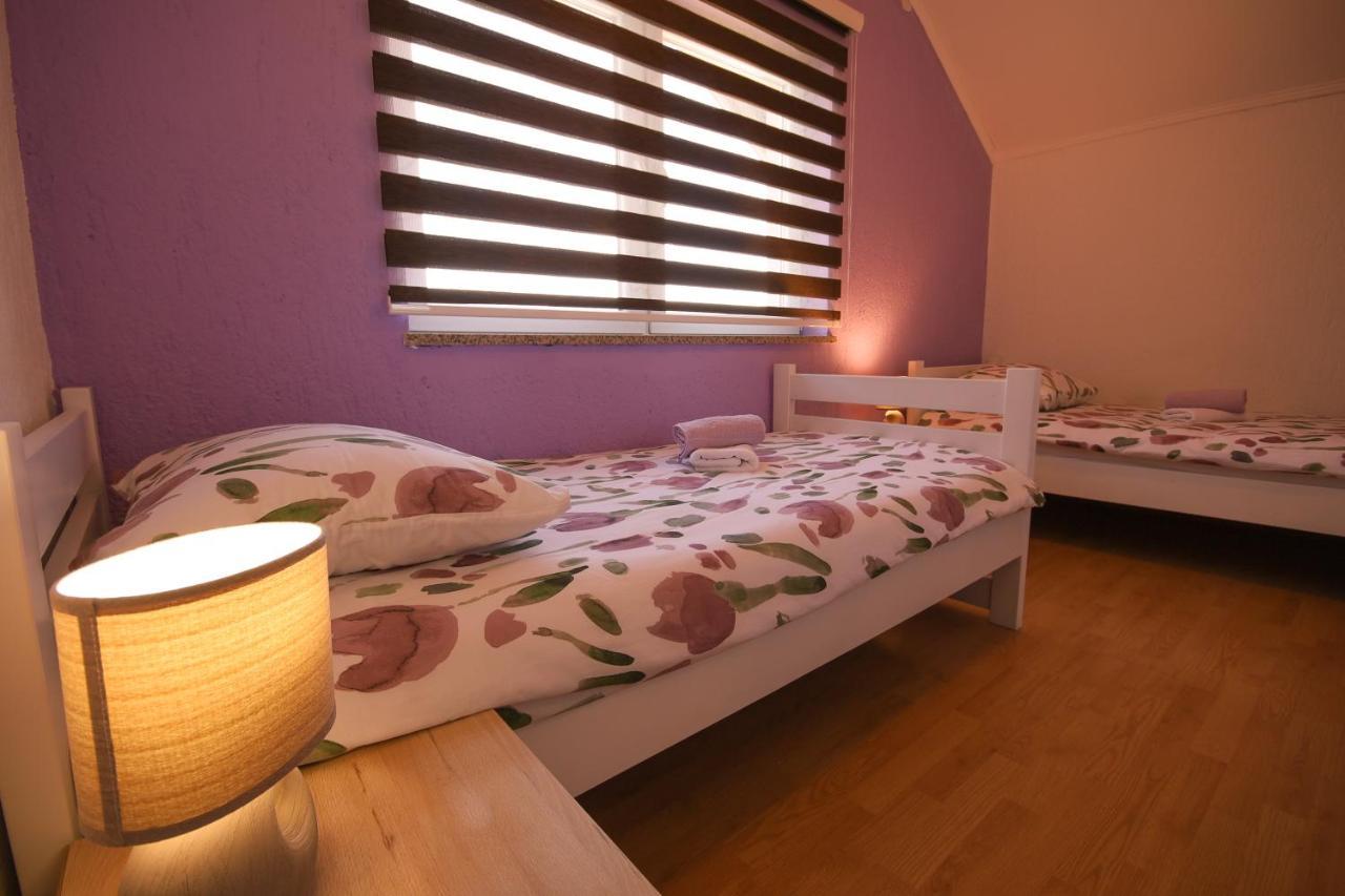 Apartments Sweet Home Otočac Buitenkant foto
