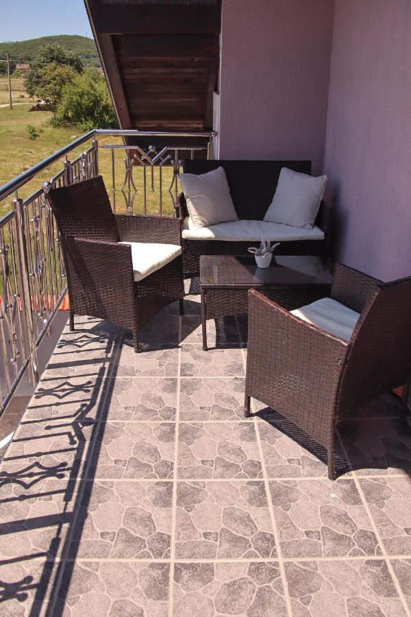 Apartments Sweet Home Otočac Buitenkant foto